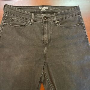 Very comfortable high rise black skinny jeans